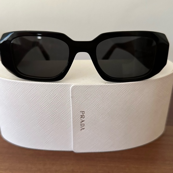 Prada Symbole sunglasses - Picture 4 of 11